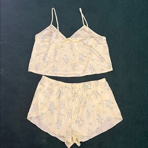 Colsie Light Yellow Floral Pajama Set